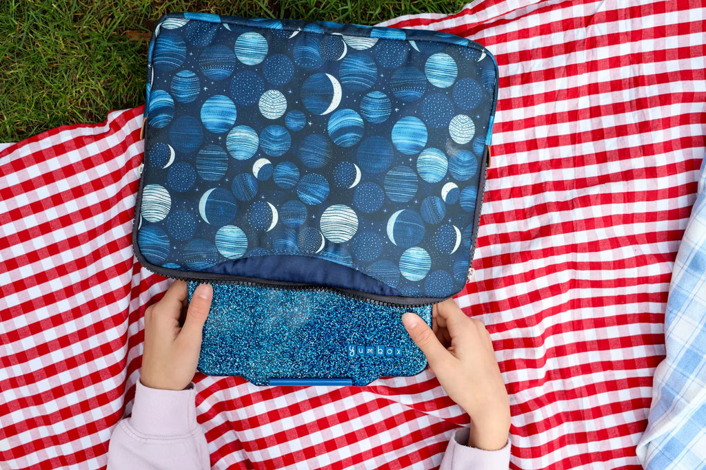 Yumbox Prêt  nerez 4 oddelenia - Modrý súmrak s trblietkami