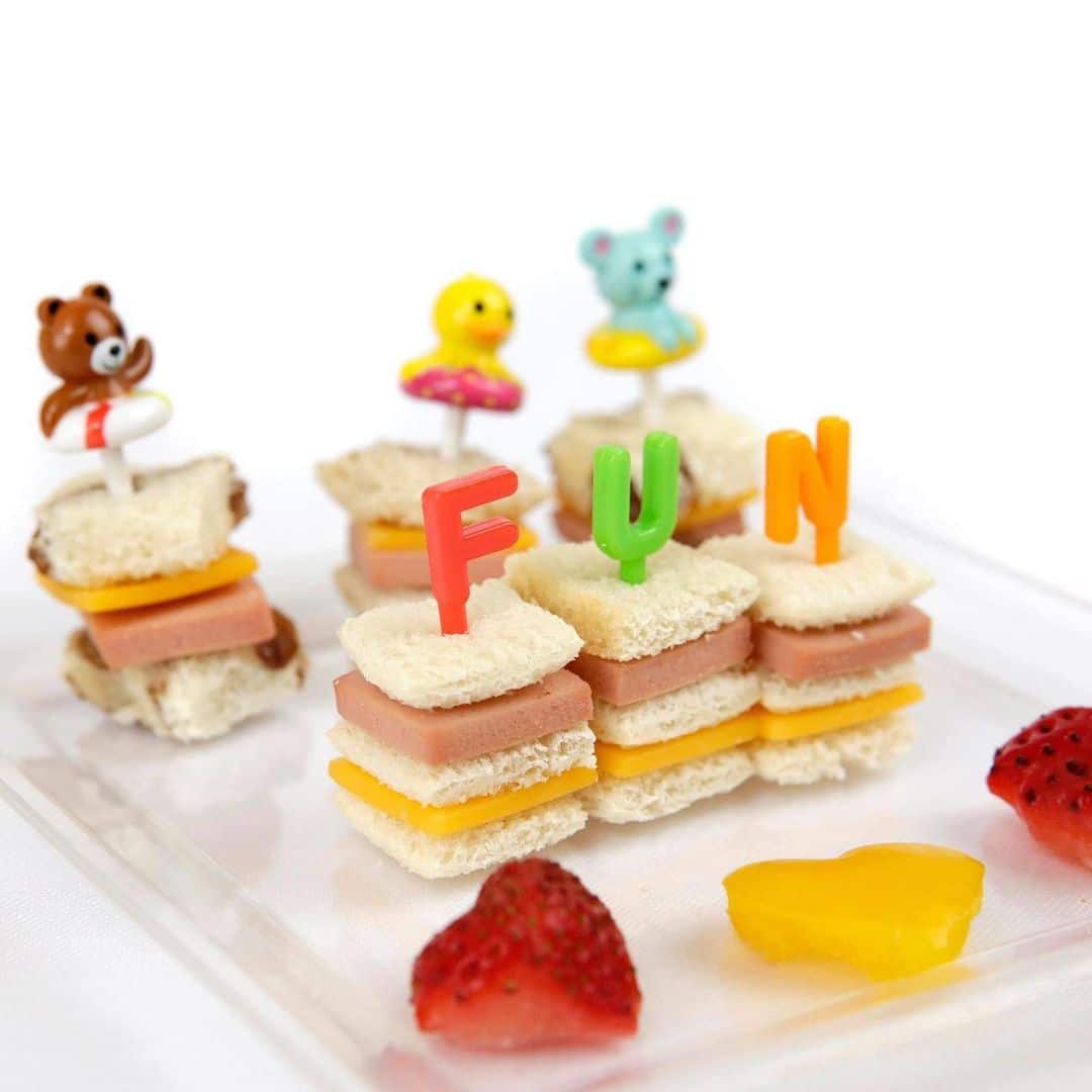 Sendvičové vykrajovátko FUNBITES štvorce žlté