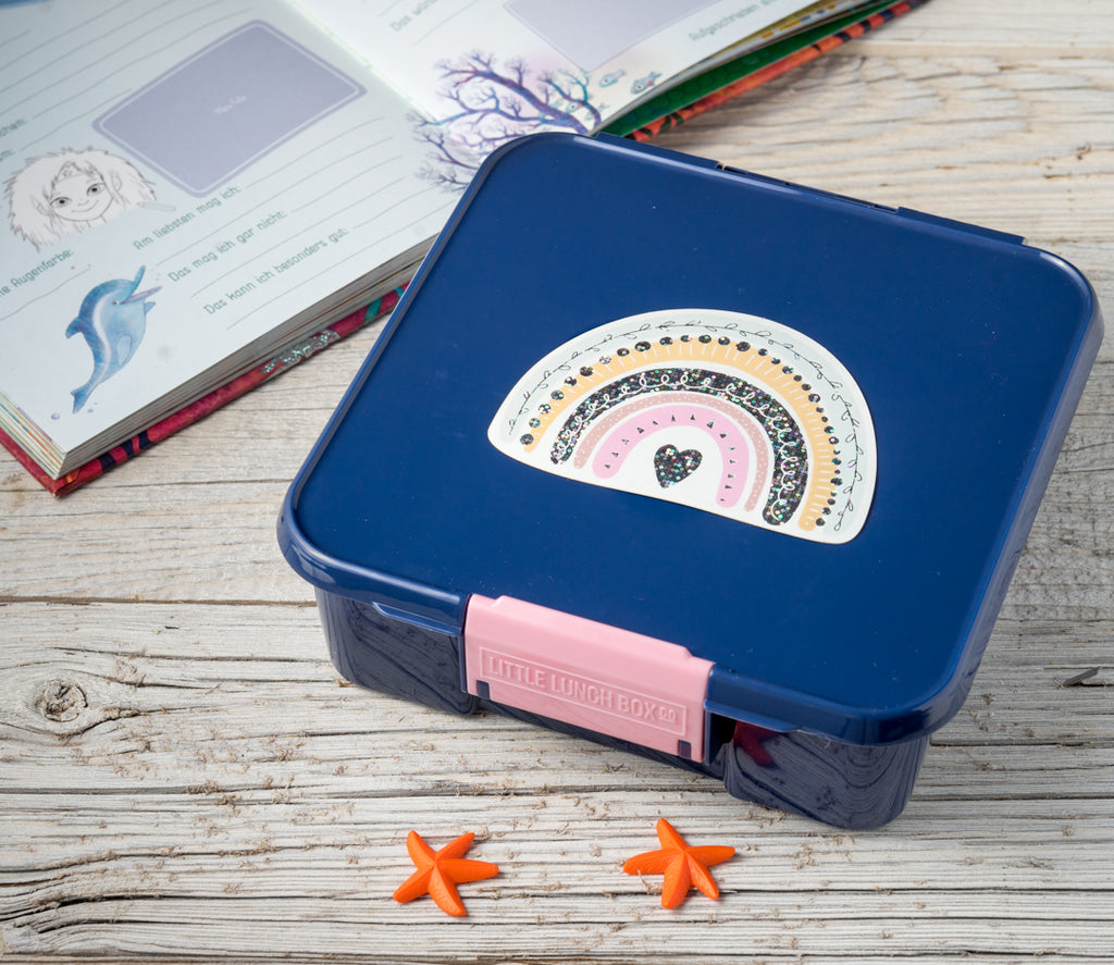 Trblietavá vodeodolná nálepka Dúha