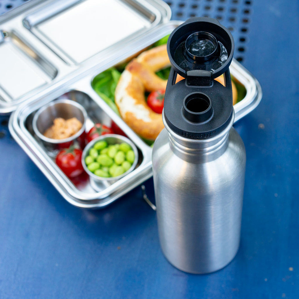 Športové free flow viečko pre všetky fľaše Lekkabox - čierna