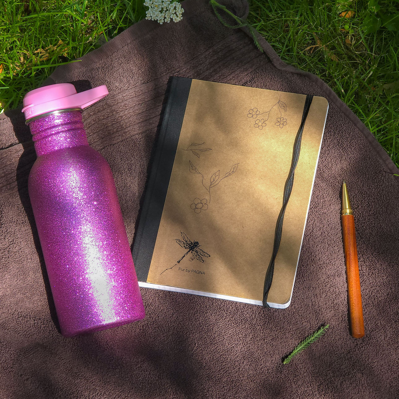 Športové free flow viečko pre všetky fľaše Lekkabox - ružová