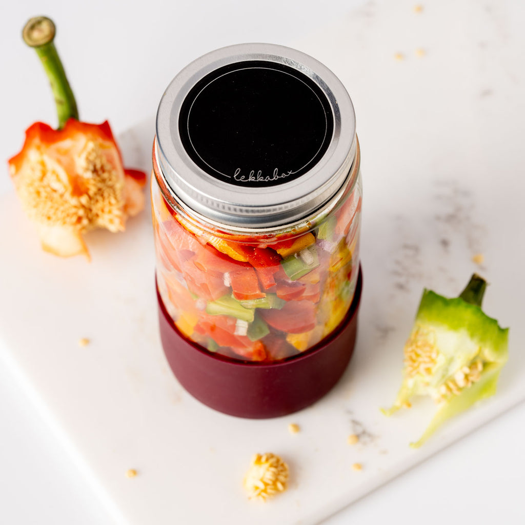Lekkabox Meal Prep - sklenená nádoba s viečkom so silikónovým chráničom  500ml slivka