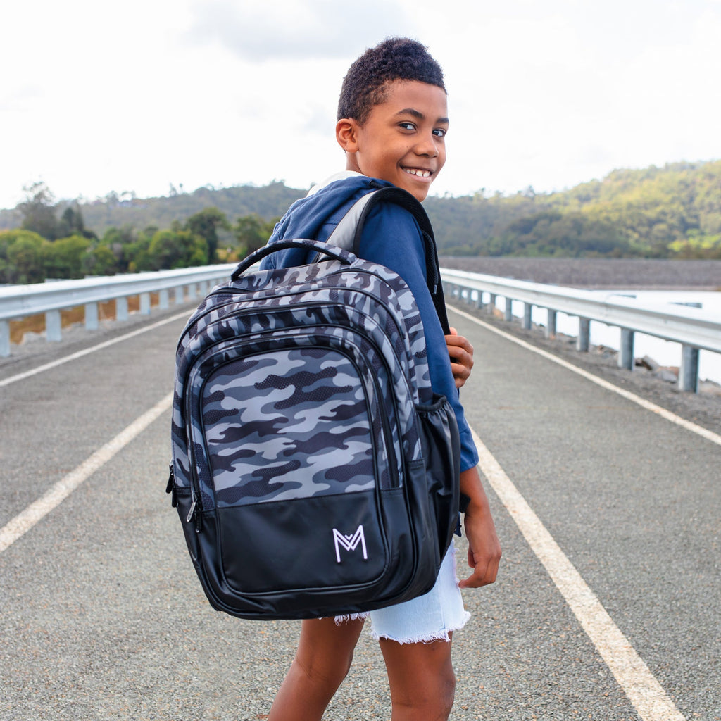 MontiiCo - Školský ruksak KAMUFLÁŽ len 700g!