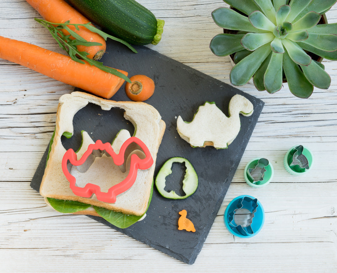 Sada 4 nerezových vykrajovátok Dinosauri