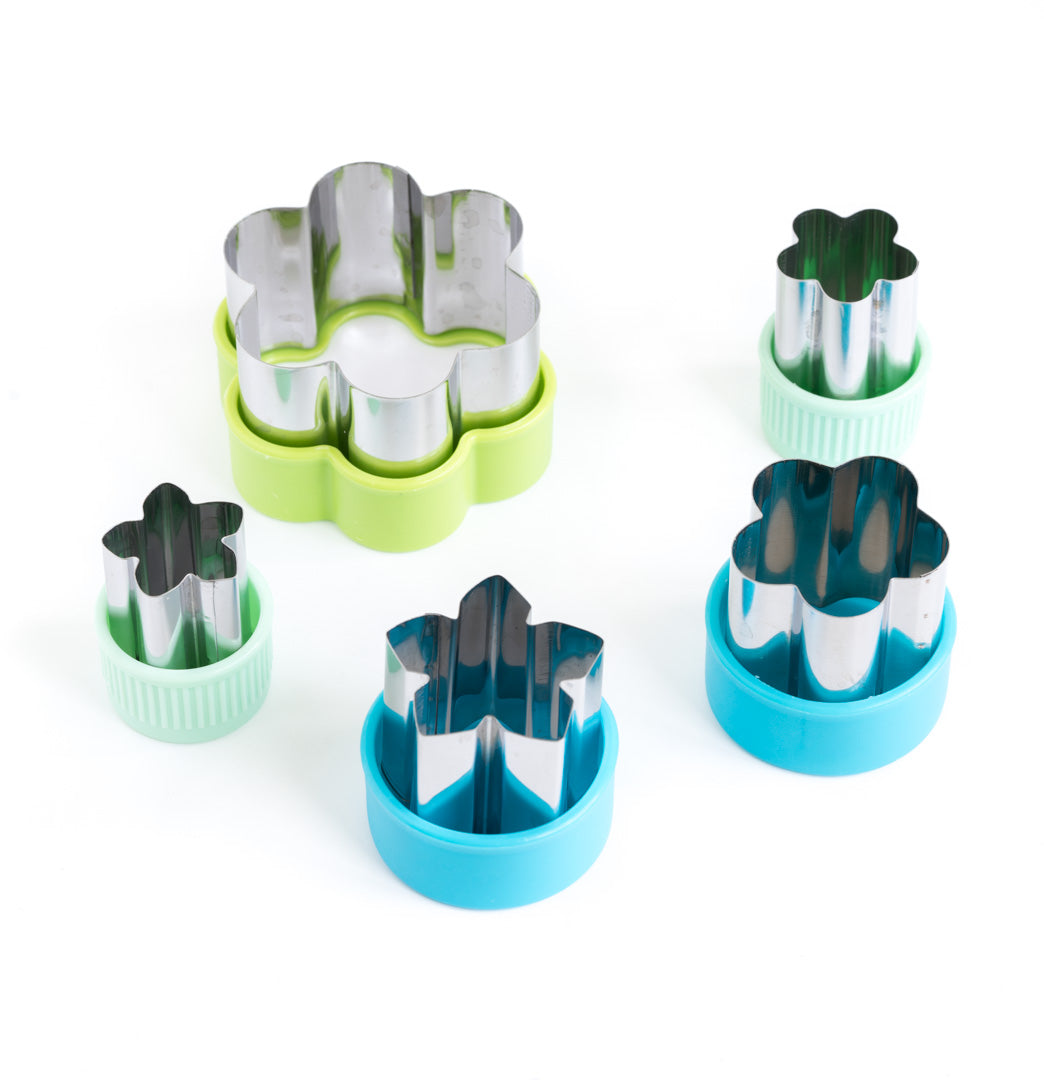 Sada 5 nerezových vykrajovátok Kvietky