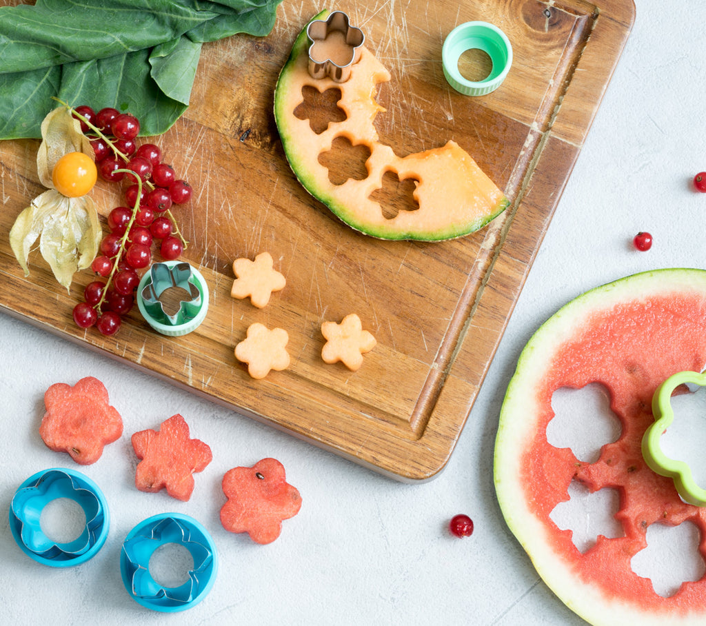 Sada 5 nerezových vykrajovátok Kvietky