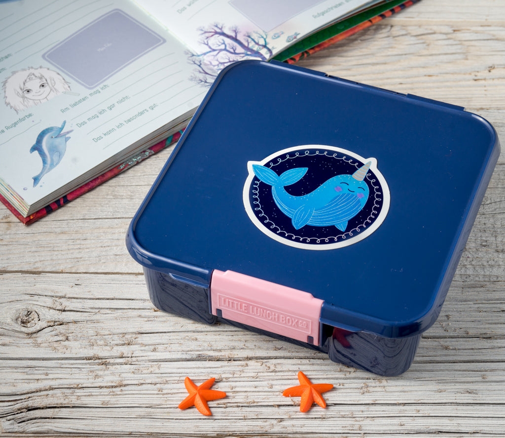 Holografická vodeodolná nálepka veľryba Narval