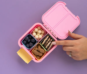 Sada 3 štvorcových silikónových formičiek ružová Little Lunch Box Co